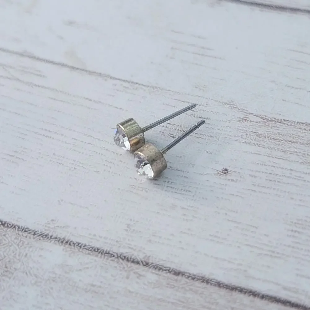 Stud Earrings - Small Clear Gem - Fair Condition